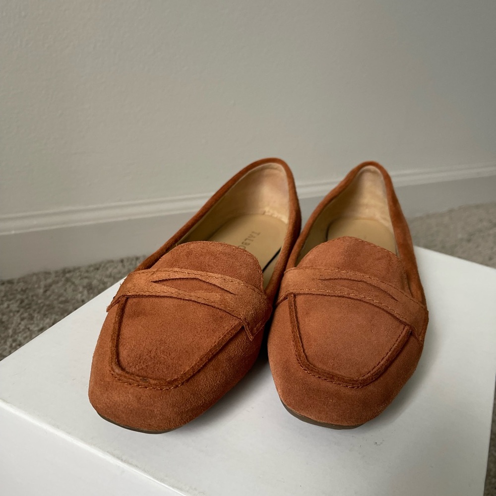 Talbots Women's Tan Leather Upper Classic Slip On Loafer Moccasins Size 8.5 - Picture 3 of 9